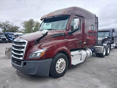 Freightliner Cascadia Sleeper Semi Truck - 72" Mid Roof, Detroit 455HP, Automatic