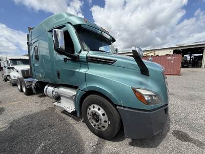 Freightliner Cascadia Sleeper Semi Truck - 72" Mid Roof, Detroit 455HP, Automatic