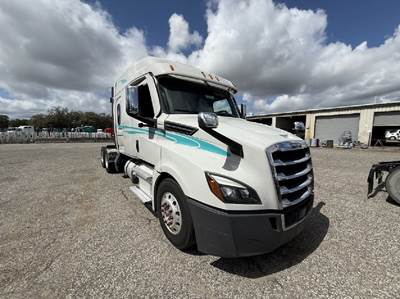 Freightliner Cascadia Sleeper Semi Truck - 72" Mid Roof, Detroit 455HP, Automatic