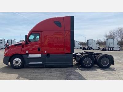 Freightliner Cascadia Sleeper Semi Truck - Detroit 425HP, Automatic