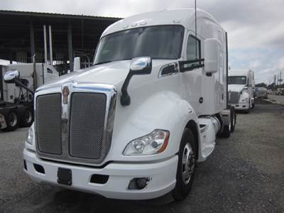 Kenworth T680 Sleeper Semi Truck - 76" Mid Roof, Paccar 400HP, Automatic