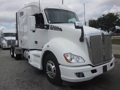 Kenworth T680 Sleeper Semi Truck - 76" Mid Roof, Paccar 400HP, Automatic