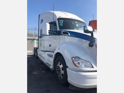 Kenworth T680 Sleeper Semi Truck - Paccar 455HP, Automatic