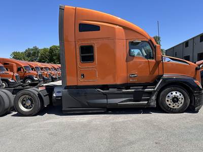 Kenworth T680 Sleeper Semi Truck - 76" Raised Roof, Paccar, Automatic