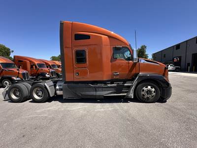 Kenworth T680 Sleeper Semi Truck - 76" Raised Roof, Paccar, 10 Speed Manual