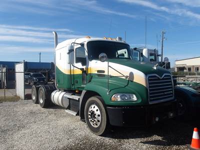 Mack CXU613 Sleeper Semi Truck - 42" Flat Top, MP7 365HP