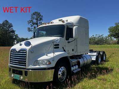 Mack CXU 613 Sleeper Semi Truck - MP8 450HP, Automatic
