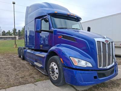 Peterbilt 579 Sleeper Semi Truck - 80" Raised Roof, Paccar 485HP, Automatic