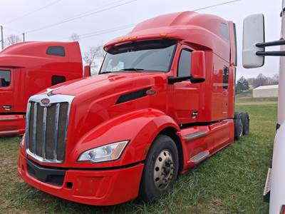 Peterbilt 579 Sleeper Semi Truck - 80" Raised Roof, Paccar 485HP, Automatic
