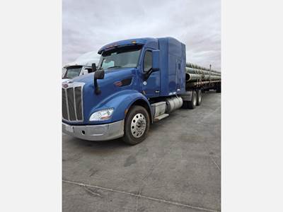 Peterbilt 579 Sleeper Semi Truck - Paccar 455HP, Automatic