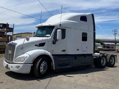 Peterbilt 579 Sleeper Semi Truck - 80" High Roof, Paccar 430HP, Automatic