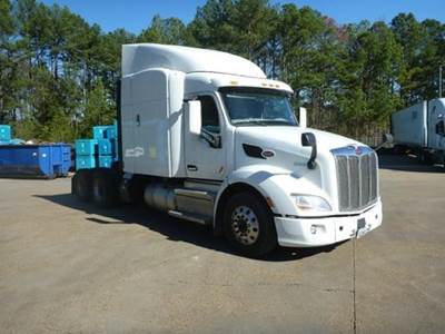 Peterbilt 579 Sleeper Semi Truck - 72" Mid Roof, Cummins 450HP, 10 Speed Manual