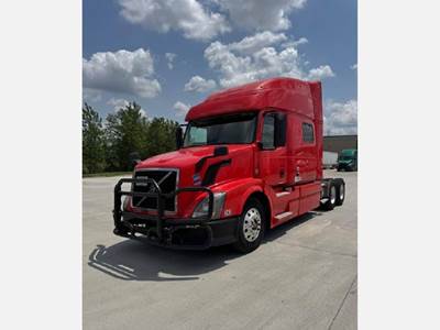 Volvo VNL 860 Sleeper Semi Truck - Raised Roof, D13