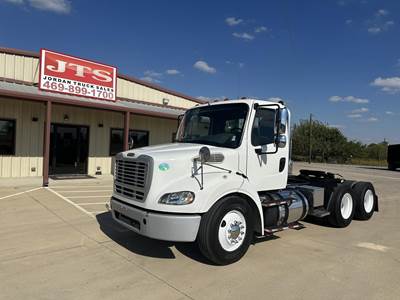 Freightliner M2 112 Day Cab Truck - Detroit 410HP, 10 Speed Ultrashift Amt