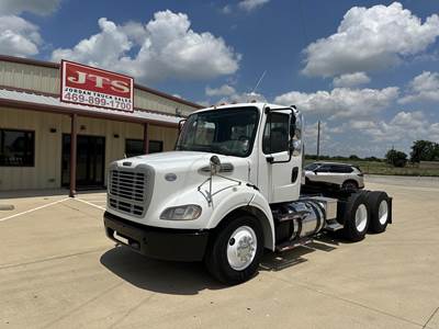 Freightliner M2 112 Day Cab Truck - Detroit 410HP, 10 Speed Ultrashift Amt