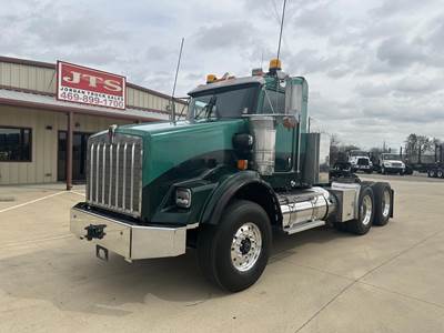 Kenworth T800 Day Cab Truck - Cummins 605HP, 18 Speed Ultrashift Amt