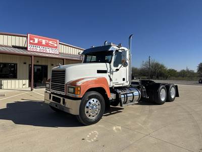 Mack Pinnacle CHU613 Day Cab Truck - 445HP, 13 Speed Manual