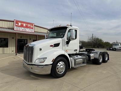 Peterbilt 579 Day Cab Truck - Paccar 455HP, 10 Speed Manual