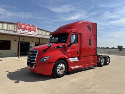 Freightliner Cascadia 126 Sleeper Semi Truck - 72" Raised Roof Sleeper, Cummins 500HP, 12 Speed Endurant Amt