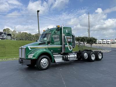 Kenworth T880 Sleeper Semi Truck - 42" Raised Roof Sleeper, Cummins 500HP, 13 Speed Manual