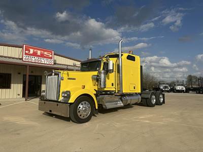 Kenworth W900 Sleeper Semi Truck - 72" Raised Roof Sleeper, Cummins 565HP, 18 Speed Manual