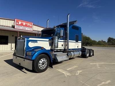 Kenworth W900L Sleeper Semi Truck - 86" Raised Roof Sleeper, Cummins 525HP, 18 Speed Manual