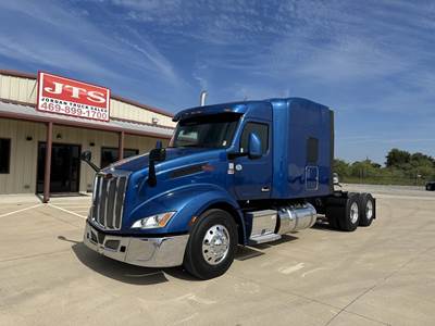 Peterbilt 579 Sleeper Semi Truck - 72" Mid Roof Sleeper, Cummins 500HP, 13 Speed Manual