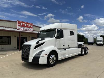 Volvo VNL64T740 Sleeper Semi Truck - 77" Mid Roof Sleeper, D13 455HP, 12 Speed I Shift Amt