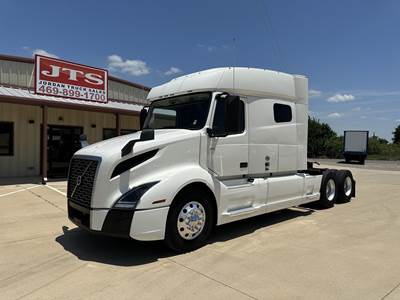 Volvo VNL64T740 Sleeper Semi Truck - 77" Mid Roof Sleeper, D13 455HP, 12 Speed I Shift Amt