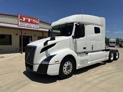 Volvo VNL64T740 Sleeper Semi Truck - 77" Mid Roof Sleeper, D13 455HP, 12 Speed I Shift Amt
