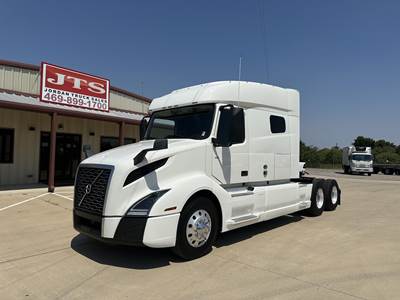 Volvo VNL64T740 Sleeper Semi Truck - 77" Mid Roof Sleeper, D13 455HP, 12 Speed I Shift Amt