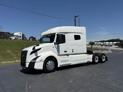 Volvo VNL64T740 Sleeper Semi Truck - 77" Mid Roof Sleeper, D13 455HP, 12 Speed I Shift Amt