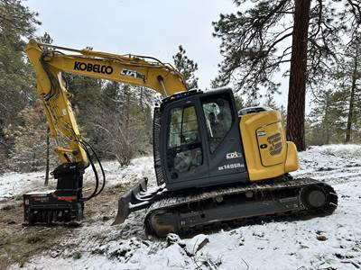 KOBELCO SK140SRLC 1/50　黄色 KOBELCO SK140SR LC-7 USA. Scale 1:50