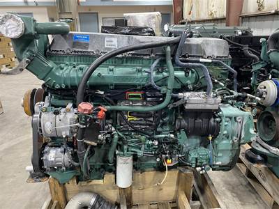 Volvo D13 Engine - 425 HP