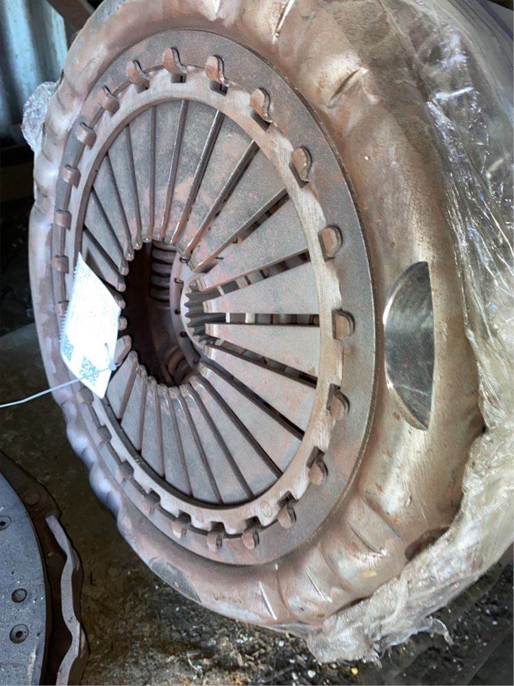 Detroit DT12 Clutch Assembly for a 2015 Freightliner Cascadia 125 For