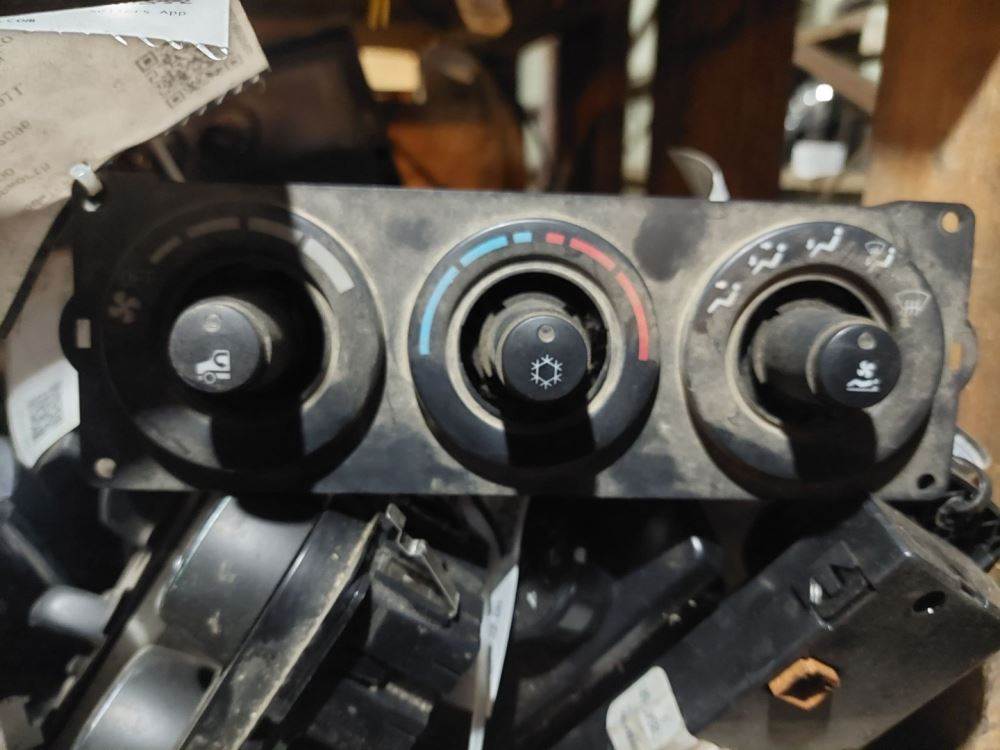 2011 Kenworth W900 Heater / AC Temp Control For Sale Montréal, QC