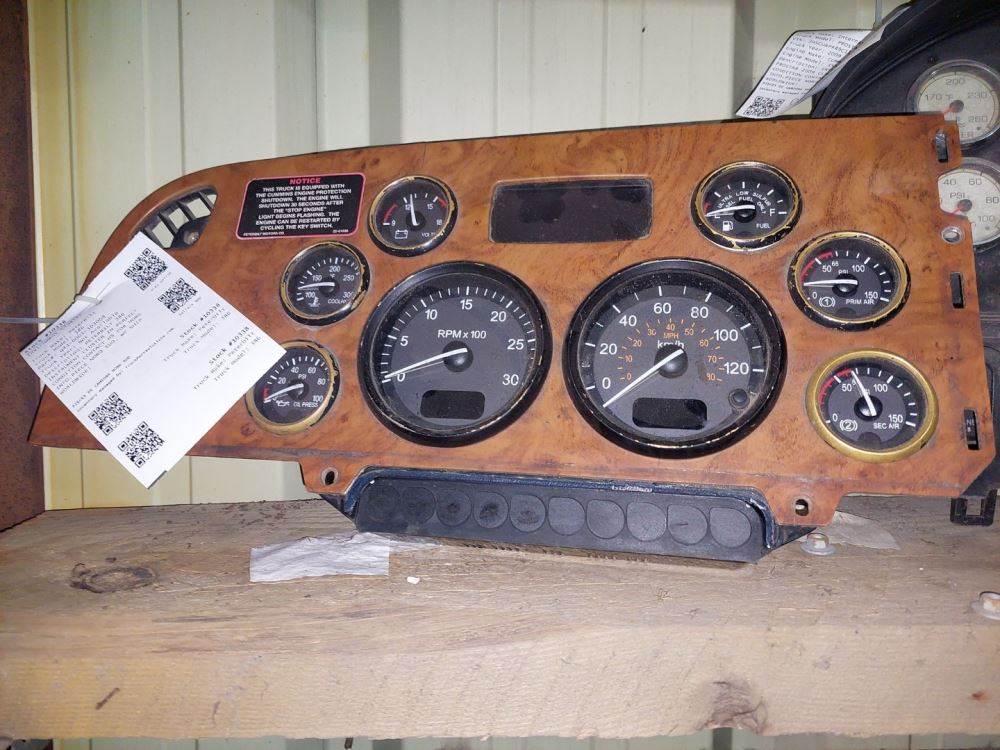 Peterbilt 386 Instrument Panel Cluster For Sale Montréal, QC, Canada
