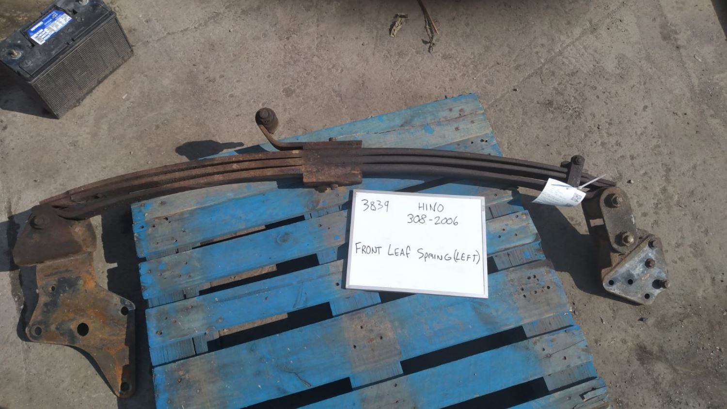 2006 Hino 308 Front Leaf Spring For Sale Montréal, QC, Canada 3839