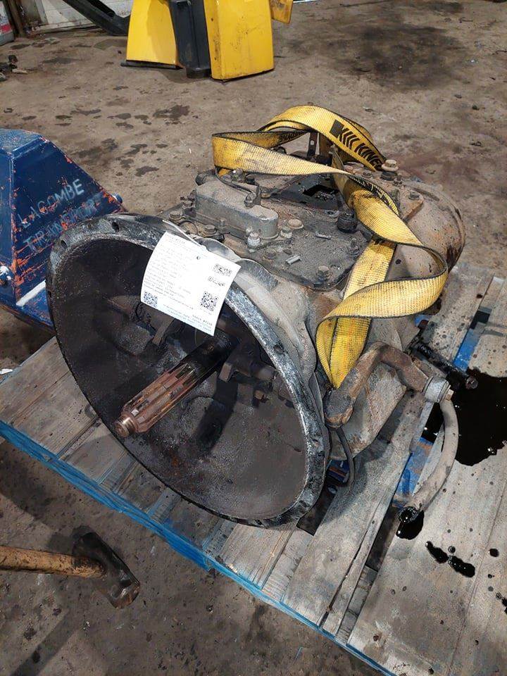 EatonFuller 10 speed Transmission for a 2009 International PROSTAR For