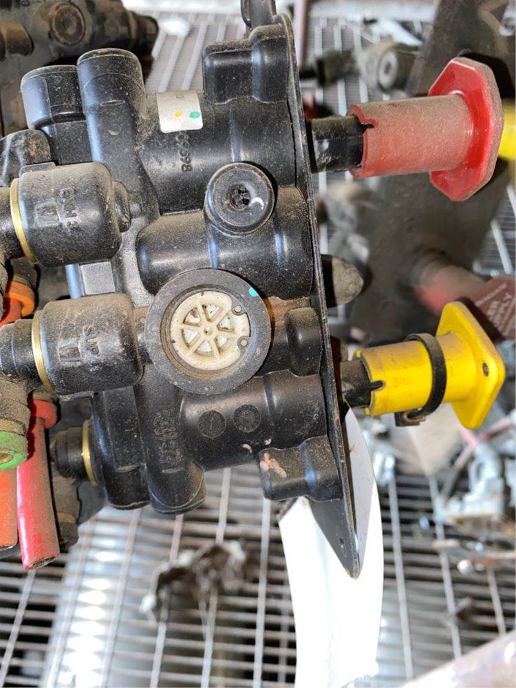 2017 Freightliner Cascadia 125 Valve For Sale Montréal, QC, Canada