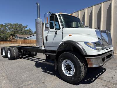 International WorkStar 7600 Tandem Axle Cab & Chassis Truck - Caterpillar, 380HP, 10 Speed Manual