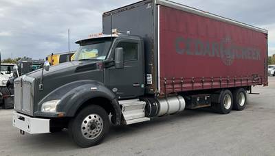 Kenworth T880 Tandem Axle Curtain Side Truck - Cummins, 450HP, 10 Speed Automatic