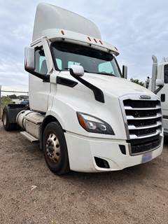 Freightliner Cascadia 116 Single Axle Day Cab Truck - Detroit 470HP, 12 Speed Dt12 Amt
