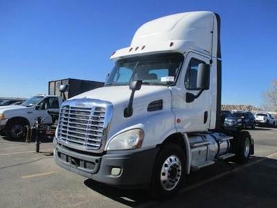 Freightliner Cascadia 125 Single Axle Day Cab Truck - Detroit 400HP, 6 Speed Allison Hs Automatic