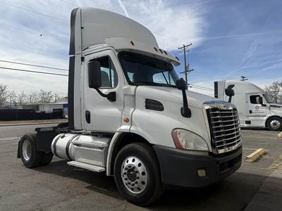 Freightliner Cascadia 125 Single Axle Day Cab Truck - Detroit 400HP, 6 Speed Allison Hs Automatic