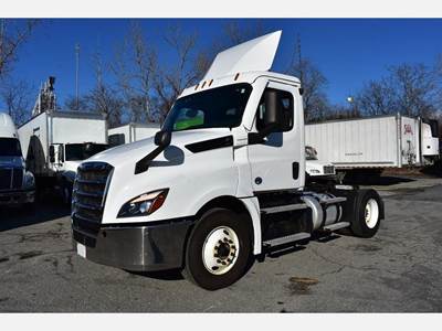 Freightliner Cascadia 126 Single Axle Day Cab Truck - Detroit 450HP, 12 Speed Dt12 Amt