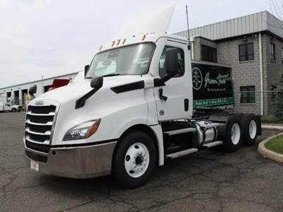 Freightliner Cascadia 126 Day Cab Truck - Detroit 450HP, 12 Speed Dt12 Automatic