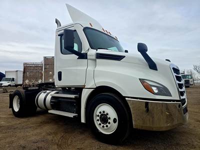 Freightliner Cascadia 126 Single Axle Day Cab Truck - Detroit 450HP, 12 Speed Dt12 Amt