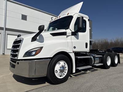Freightliner Cascadia 126 Day Cab Truck - Detroit 450HP, 12 Speed Dt12 Automatic