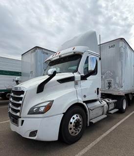 Freightliner Cascadia 126 Single Axle Day Cab Truck - Detroit 470HP, 12 Speed Dt12 Amt